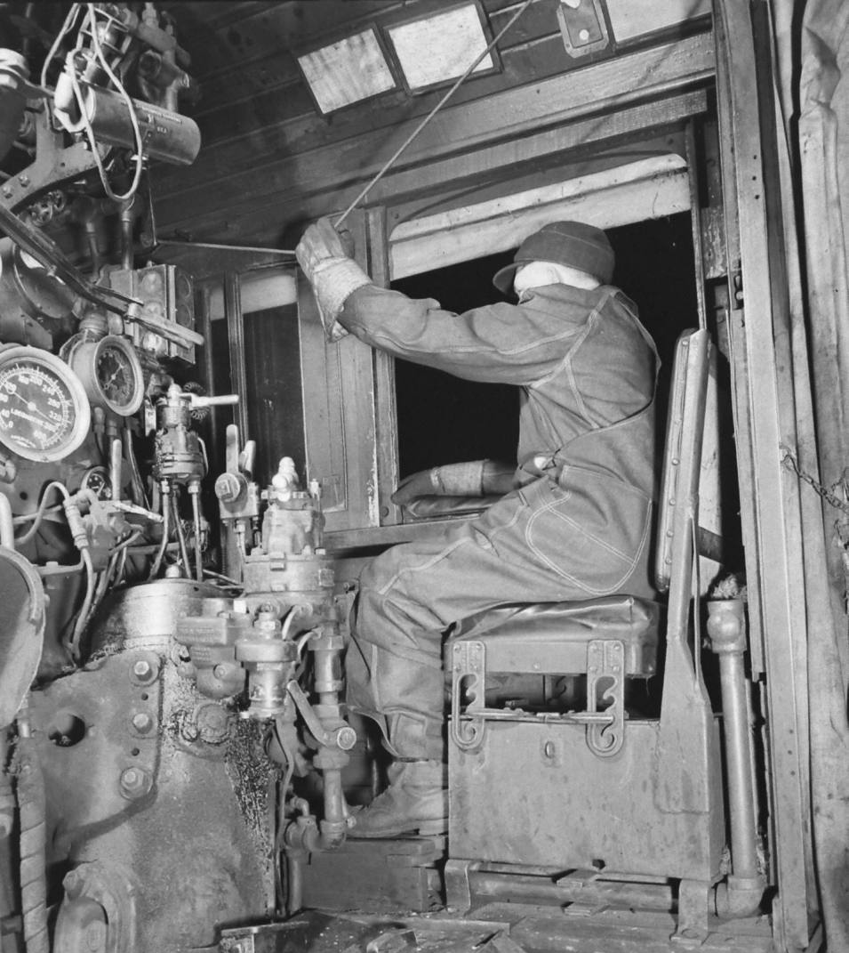 WWII RAGLAN SLEEVE DENIM CHORE COAT Gallery Image