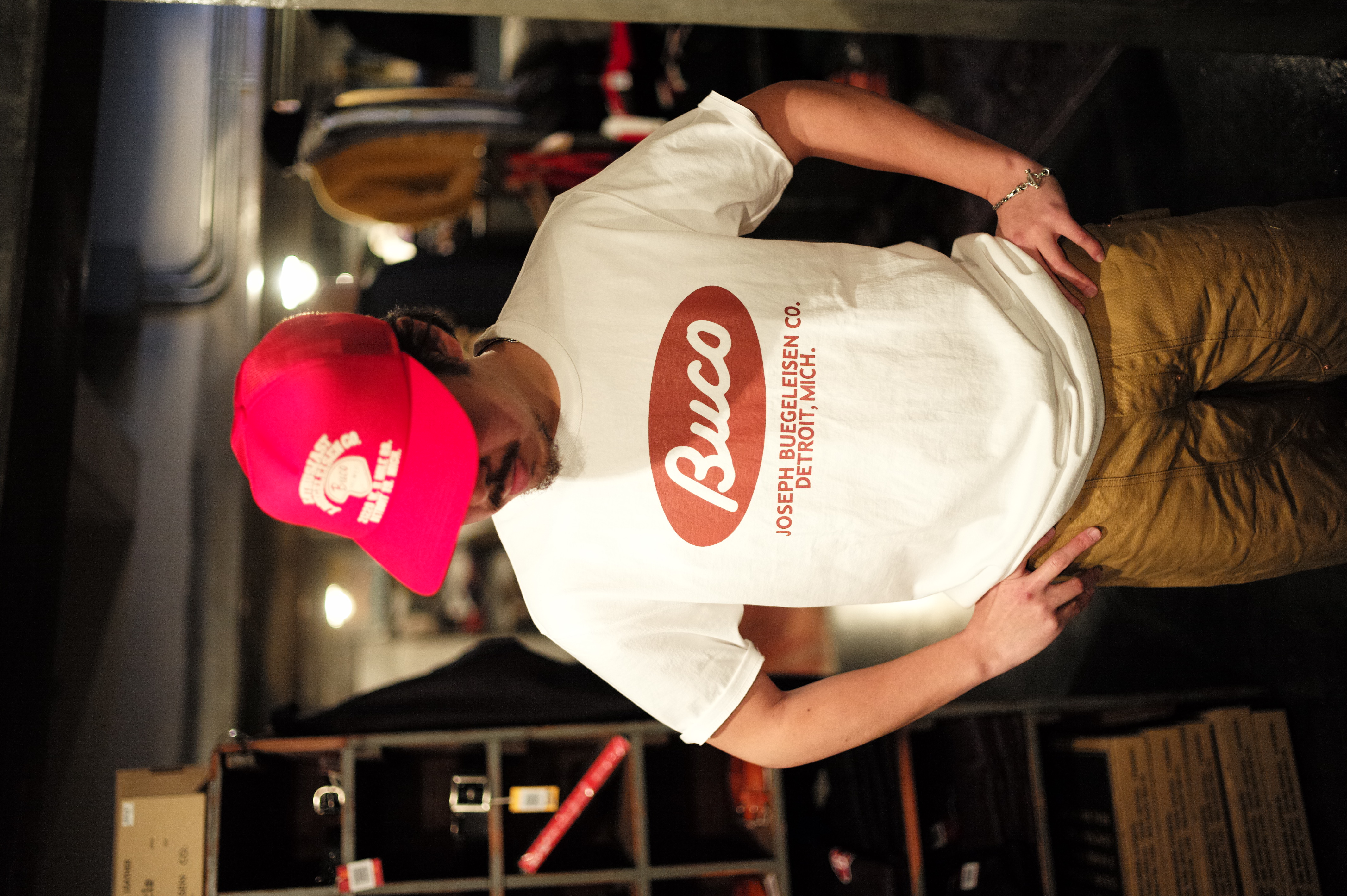BUCO TEE / BUCO OVAL Gallery Image 1