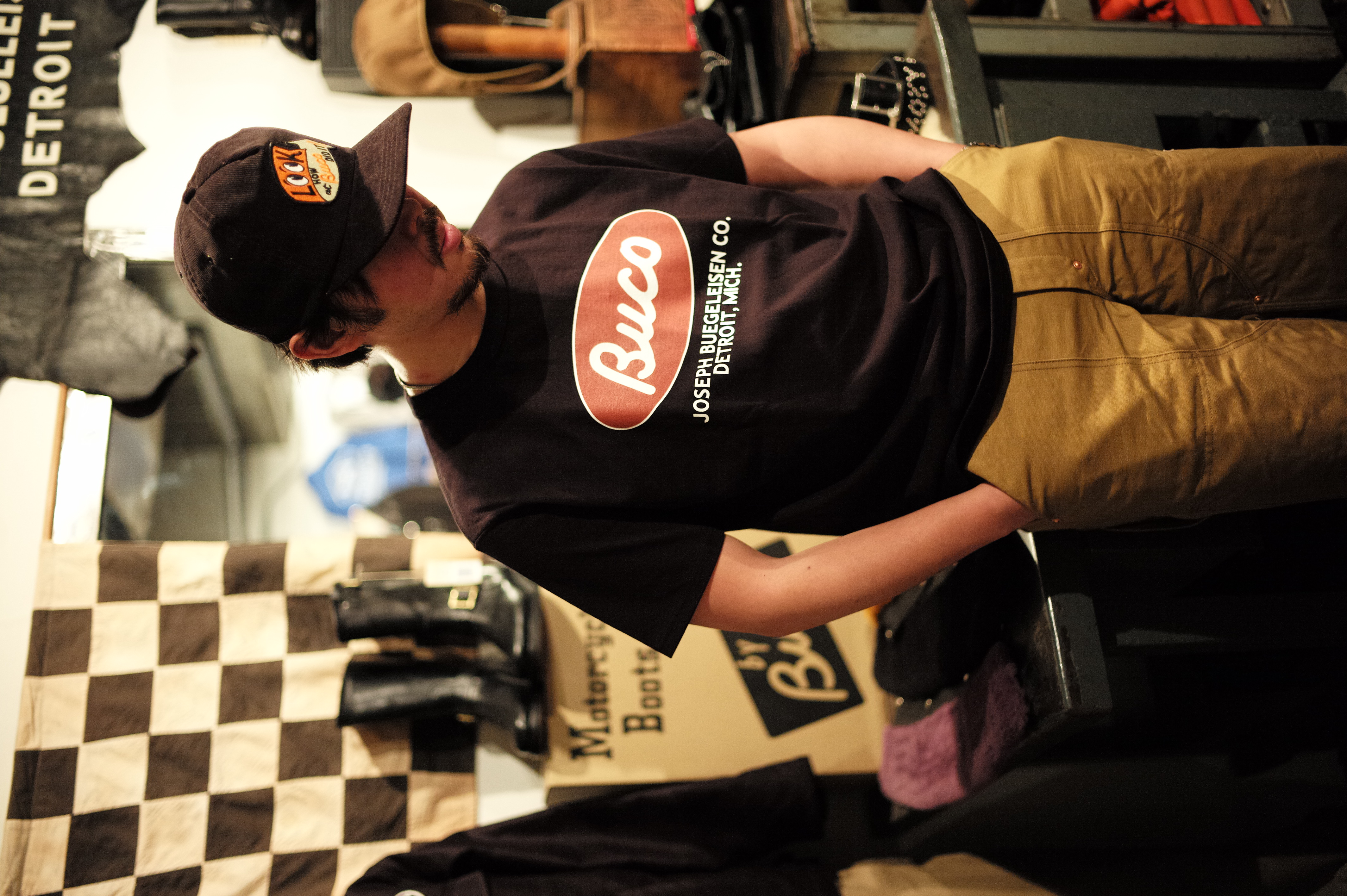 BUCO TEE / BUCO OVAL Gallery Image 1