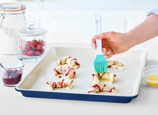GreenLife Ceramic Nonstick 18" x 13" Cookie Sheet | Navy info card
