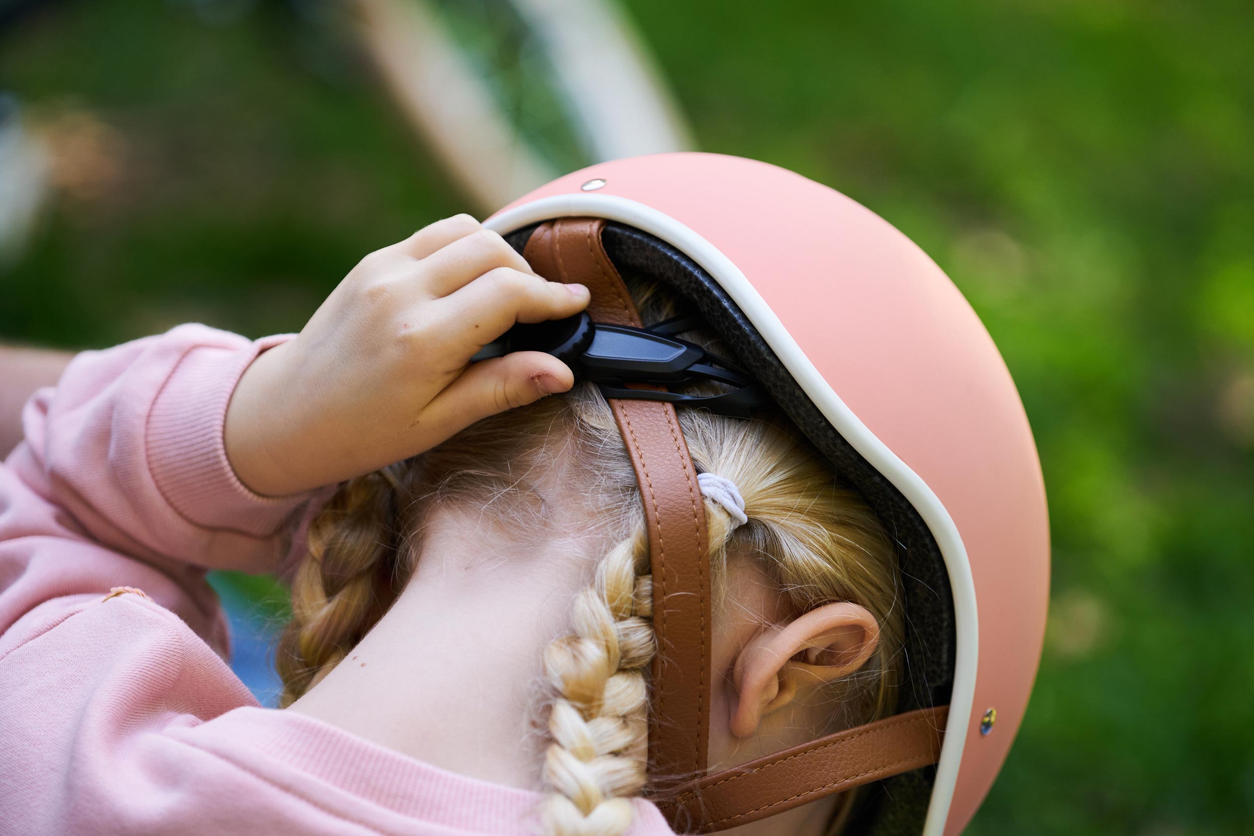 Thousand Jr. Kids Helmet, Power Pink