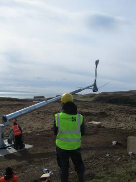 Muck - raising wind turbine