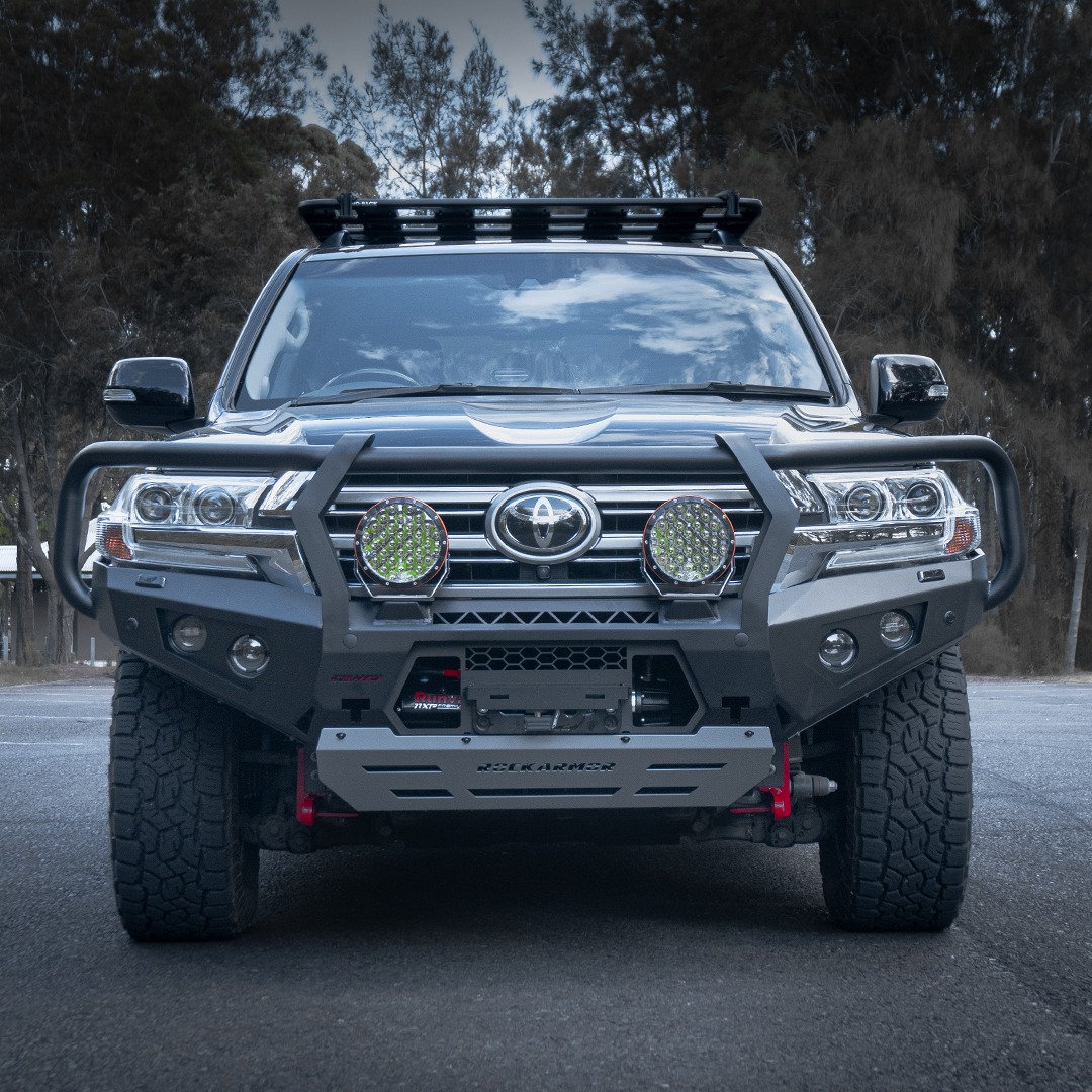 200 Series Bull Bar Rockarmor GT Suits 09/2015 - 10/2021 200 Series Bull Bar Rockarmor GT Suits 09/2015 - 10/2021