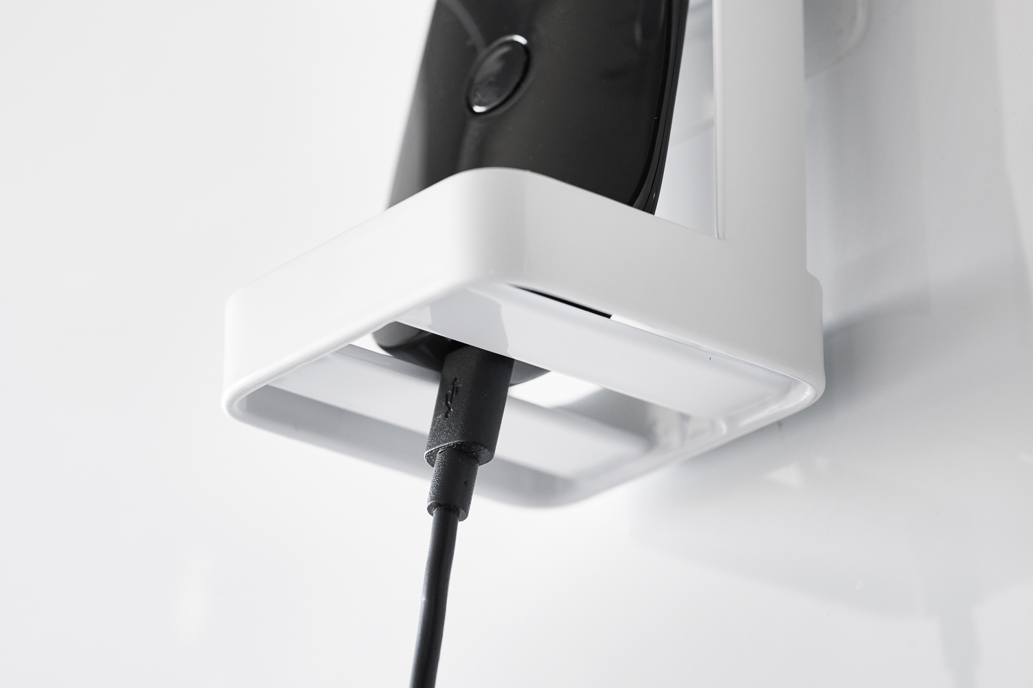 Film Hook Skin Care Device Holder : Charge and Store Simultaneously