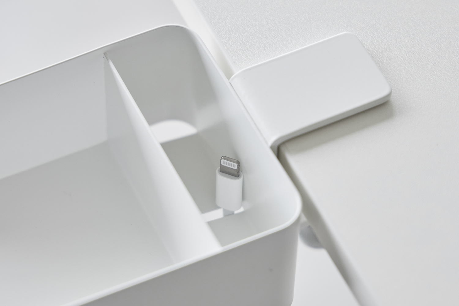 Tableside Smartphone & Cup Holder : Convenient Cable Opening
