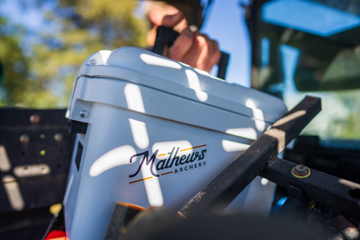 Mathews 7″ Logo Decal – Mathews Archery