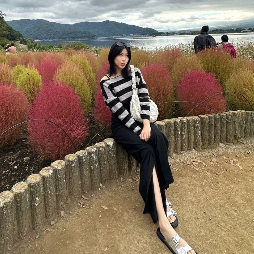 <img src="pollyplatformsandalsasocora.jpg" alt="alt=Polly Platform Sandals in Silver on KOL coranotcoral">