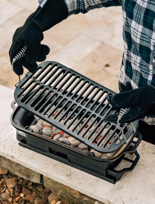 Cast Iron Sportsman's Pro Charcoal Grill