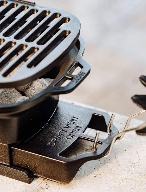 Cast Iron Sportsman's Pro Charcoal Grill