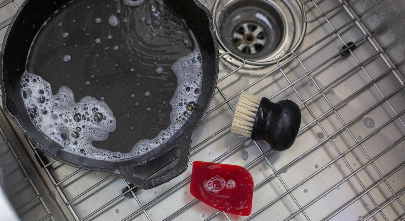 How to clean a cast iron skillet