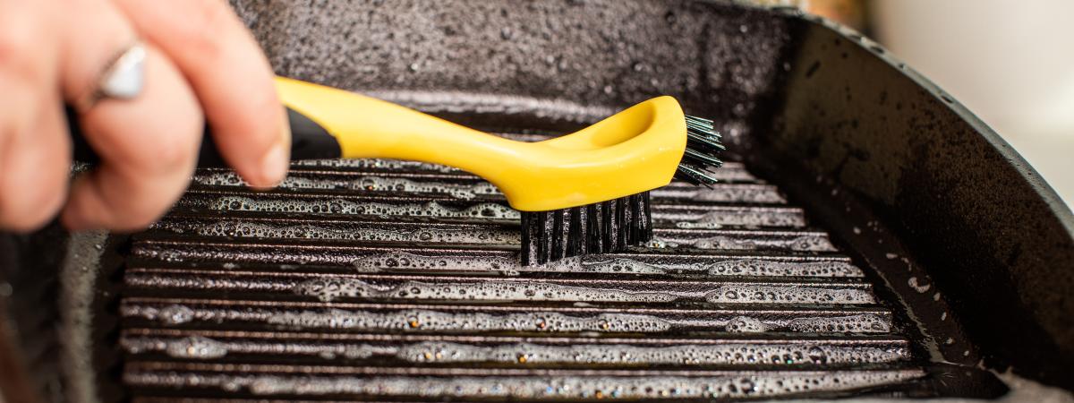 6 Tools the Lodge Team Uses to Clean Cast Iron