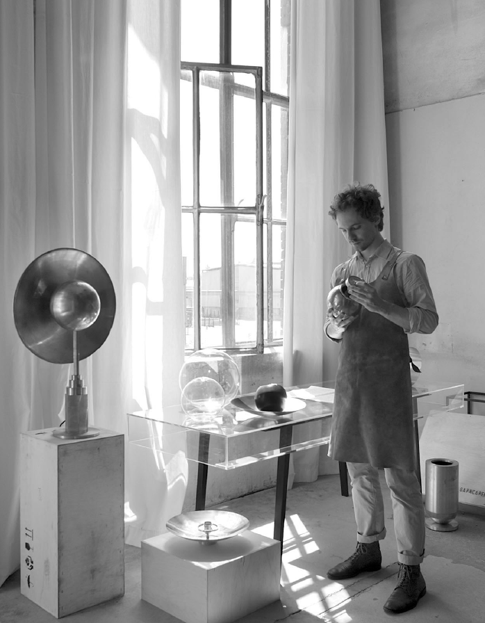 STUDIOTWENTYSEVEN_Jan Garncarek Portrait.png